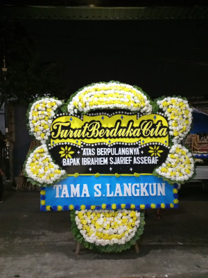 Papan Bunga Duka di Pondokaso Tengah